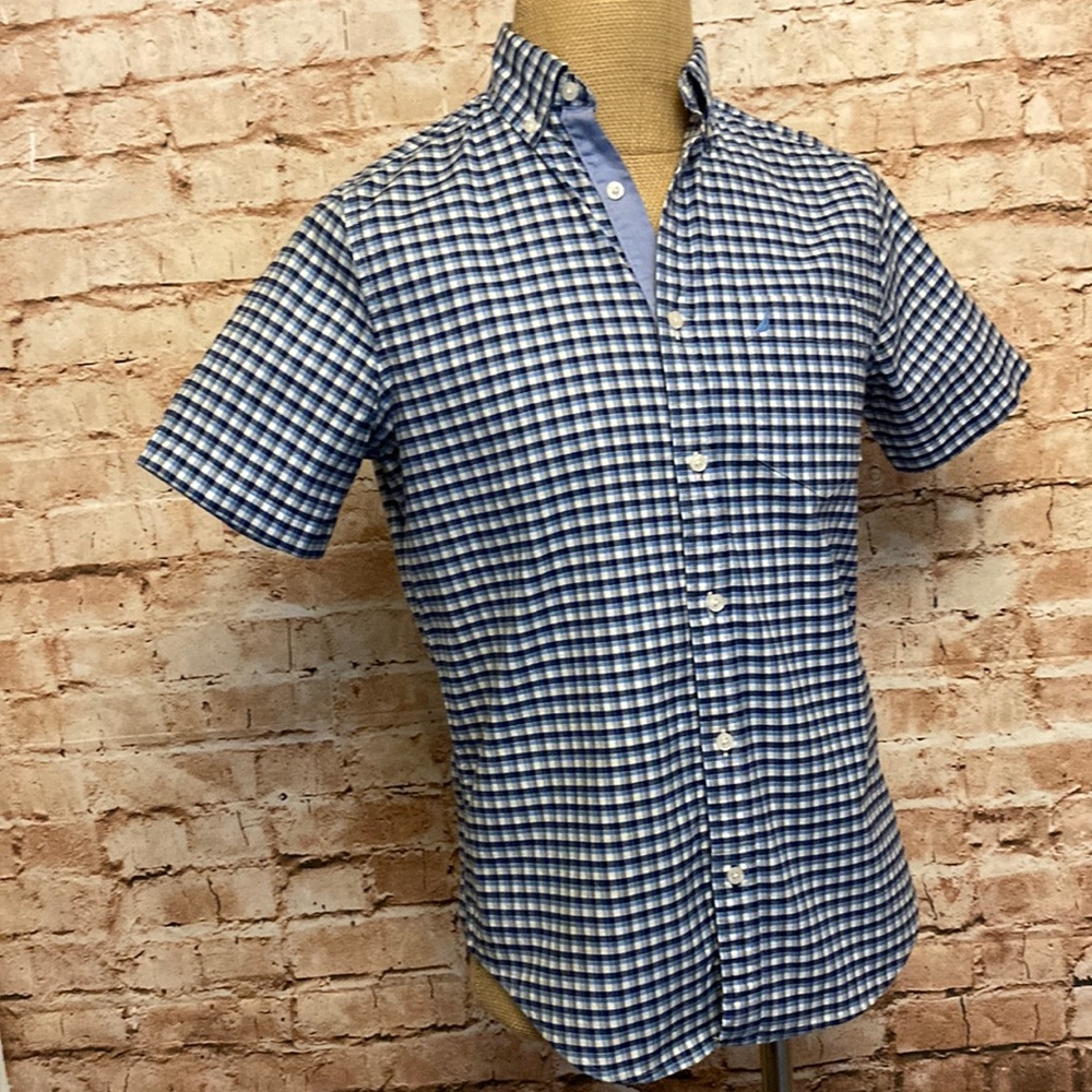 Like new Nautica short sleeve button down shirt